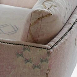 Regal Moroccan Sofa -Home Furni and Decor Sale 269161 regal sofa moroccan pink detail 1